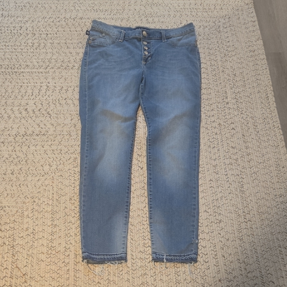 Rock & Republic Light Blue Kashmiere Ankle Jeans‎